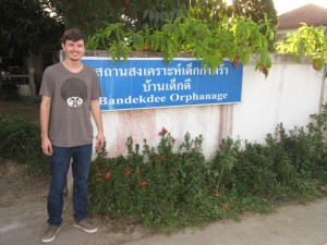 Volunteering at the Bandekdee Orphanage in ChIang Mai, Thailand, Dec 2014